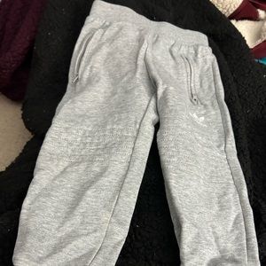 I’m selling sweatpants